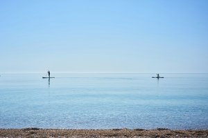 В Сочи спасли туристов, которых унесло в море на сапах