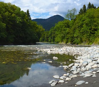 Река Белая в поселке Гузерипль, Республика Адыгея