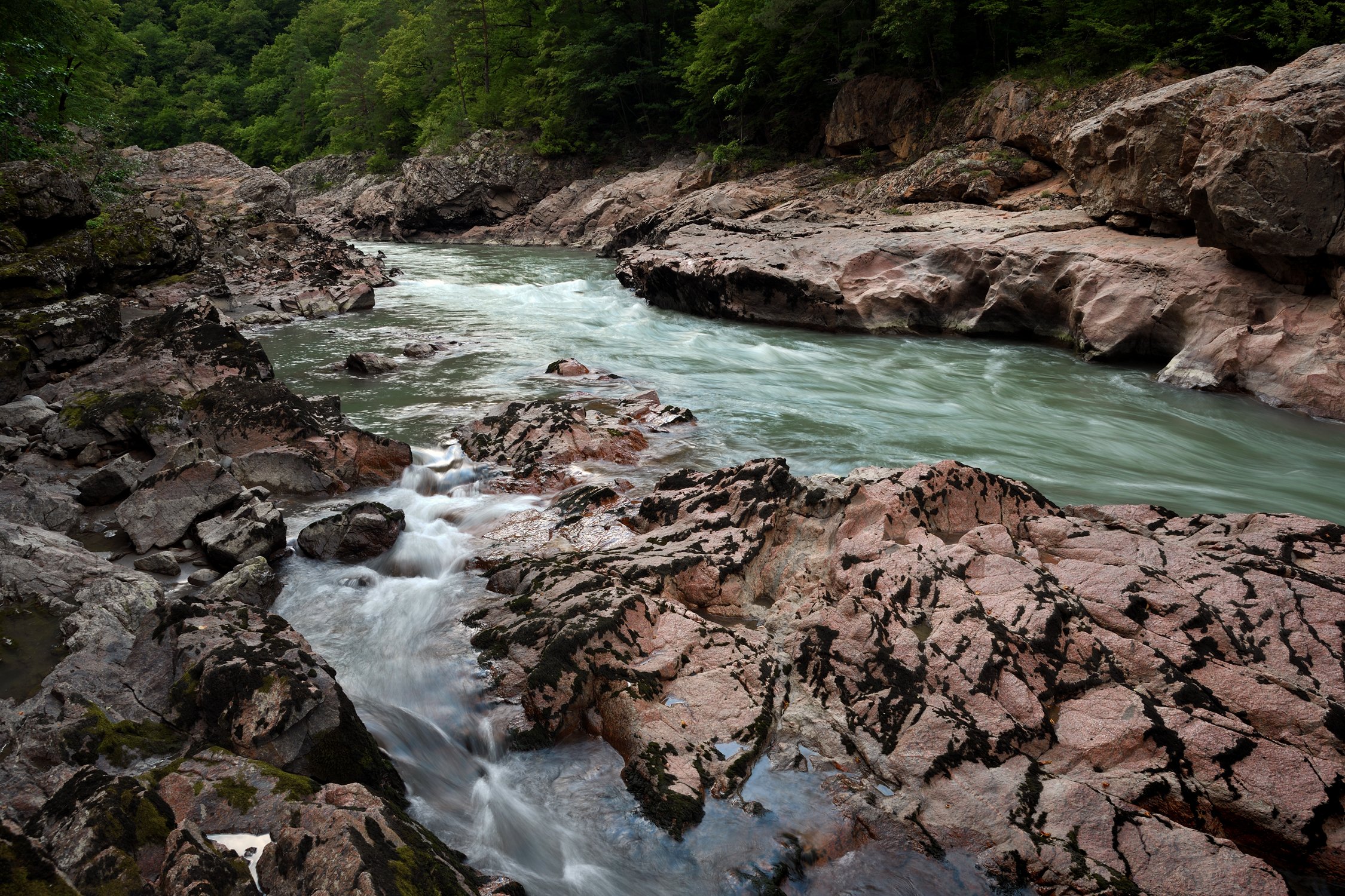Гранитный каньон на реке Белой, Республика Адыгея