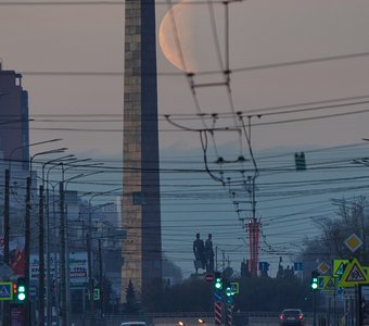 Восход Луны над Петербургом