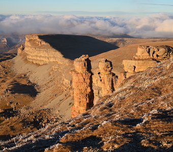 Скалы "Два брата" на плато Бермамыт