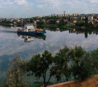 Грузовая переправа на реке Камышинке