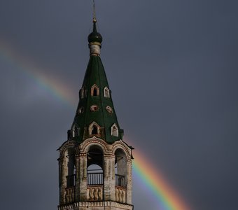 Радуга над Храмом Живоначальной Троицы в Серпухове