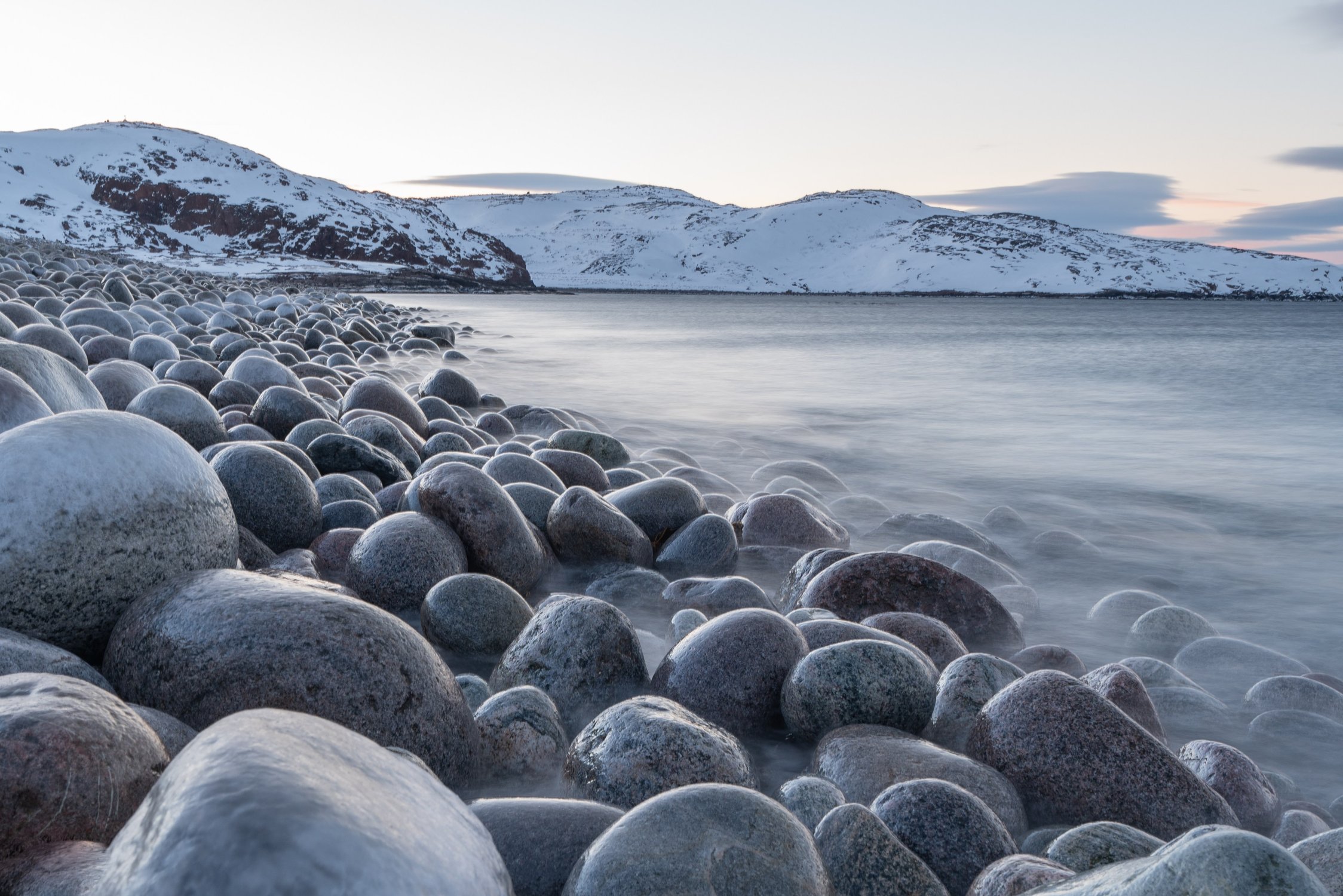 Пляж драконьих яйц