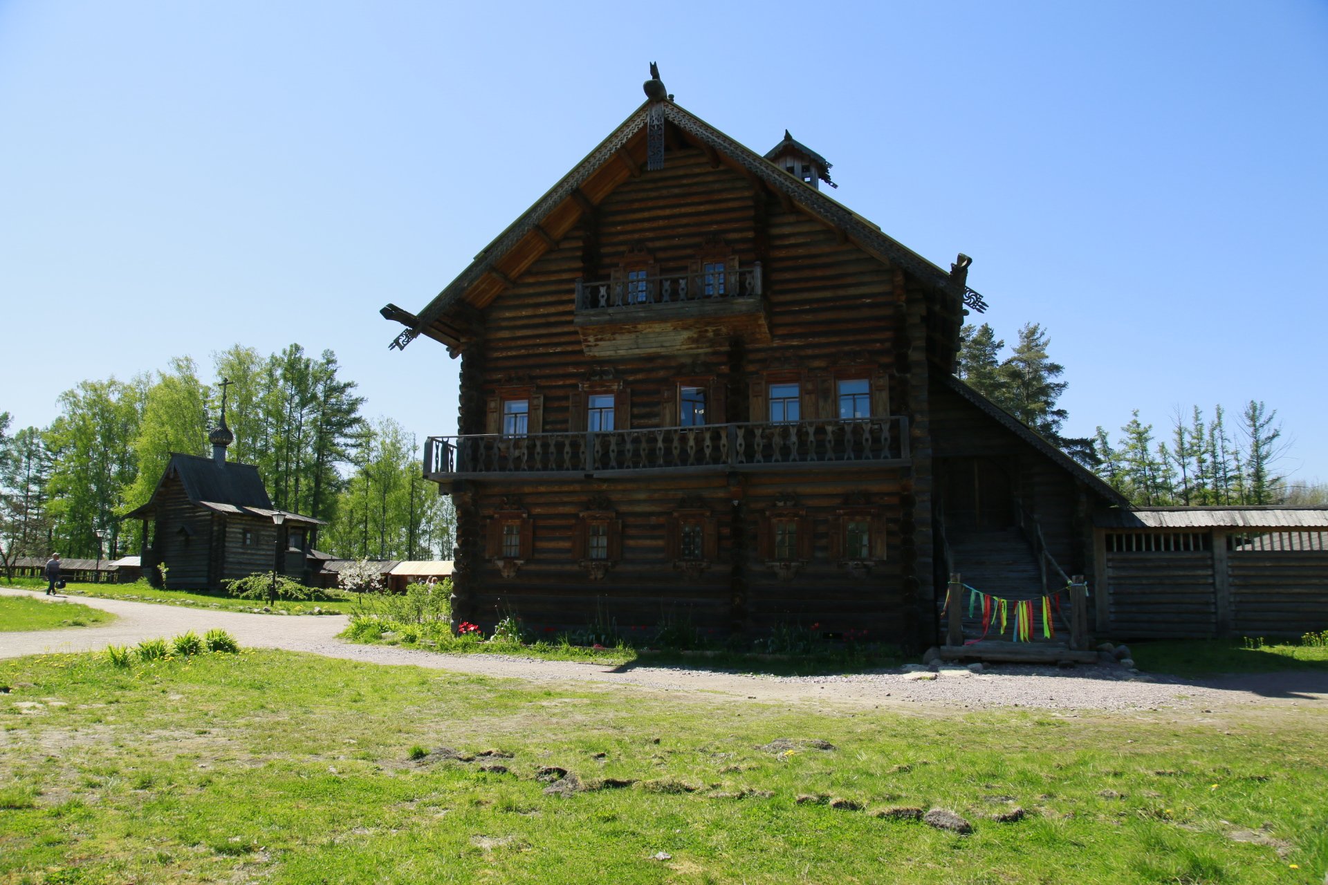 Новосаратовка, памятник деревянного зодчества, изба