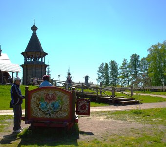 Новосаратовка, памятник деревянного зодчетва, колокольня