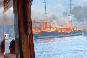 В Мармарисе сгорела яхта с туристами