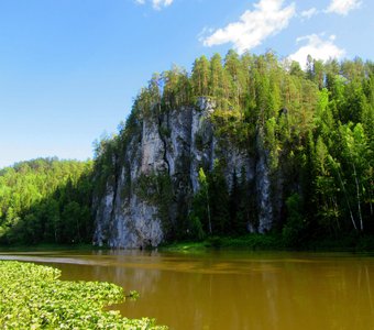 Скала на реке Чусовой.