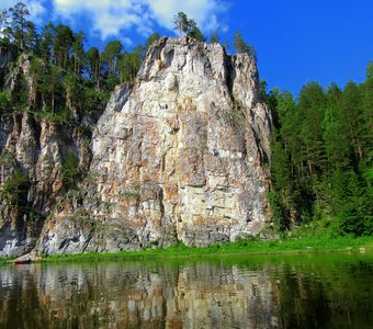 Альпинисты на скале.