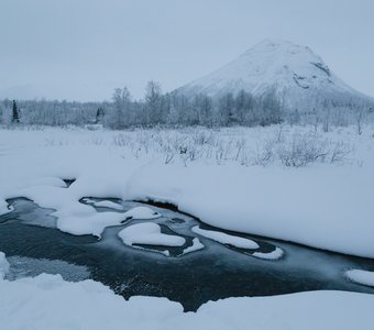 Середина дня в полярную ночь