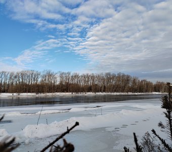 Весна на Москве реке