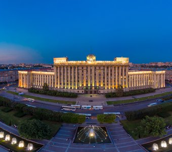 Санкт Петербург Дом Советов в белые ночи