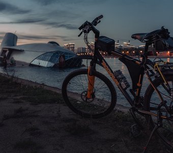 Кит и велосипед