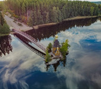 Храм на воде