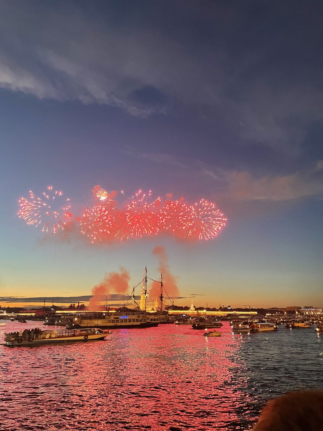Салюты, корабли, Санкт-Петербург