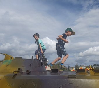 Детство, детство, ты куда бежишь?