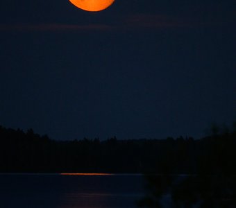 Восход луны над Водлозером