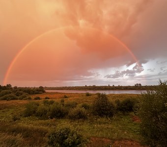 Радуга над рекой