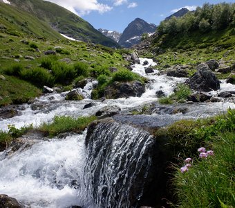 Маленький водопад
