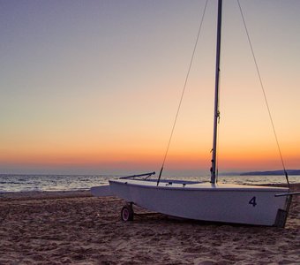 Одинокий парусник