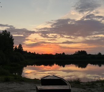 Летний закат в парке