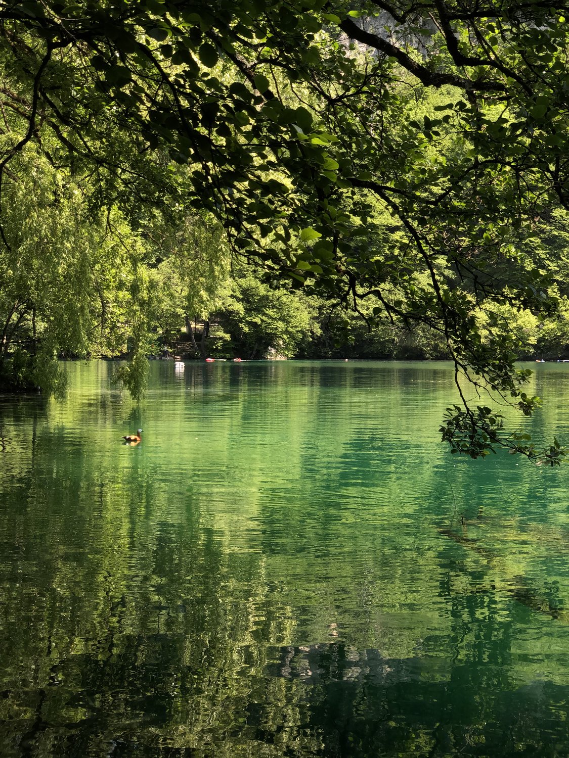 Голубое озеро