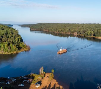 Соединяя берега