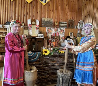 Две сестрички мордовочки