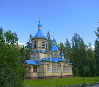 Церковь у монастырской дороги