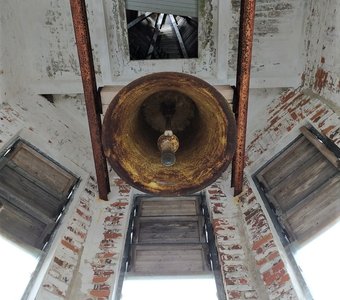 Колокольня заброшенной кирхи Лумиваара