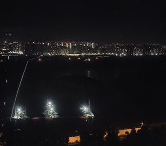 В городе ночь