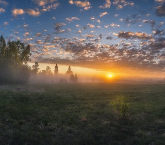 Красочное начало летнего дня