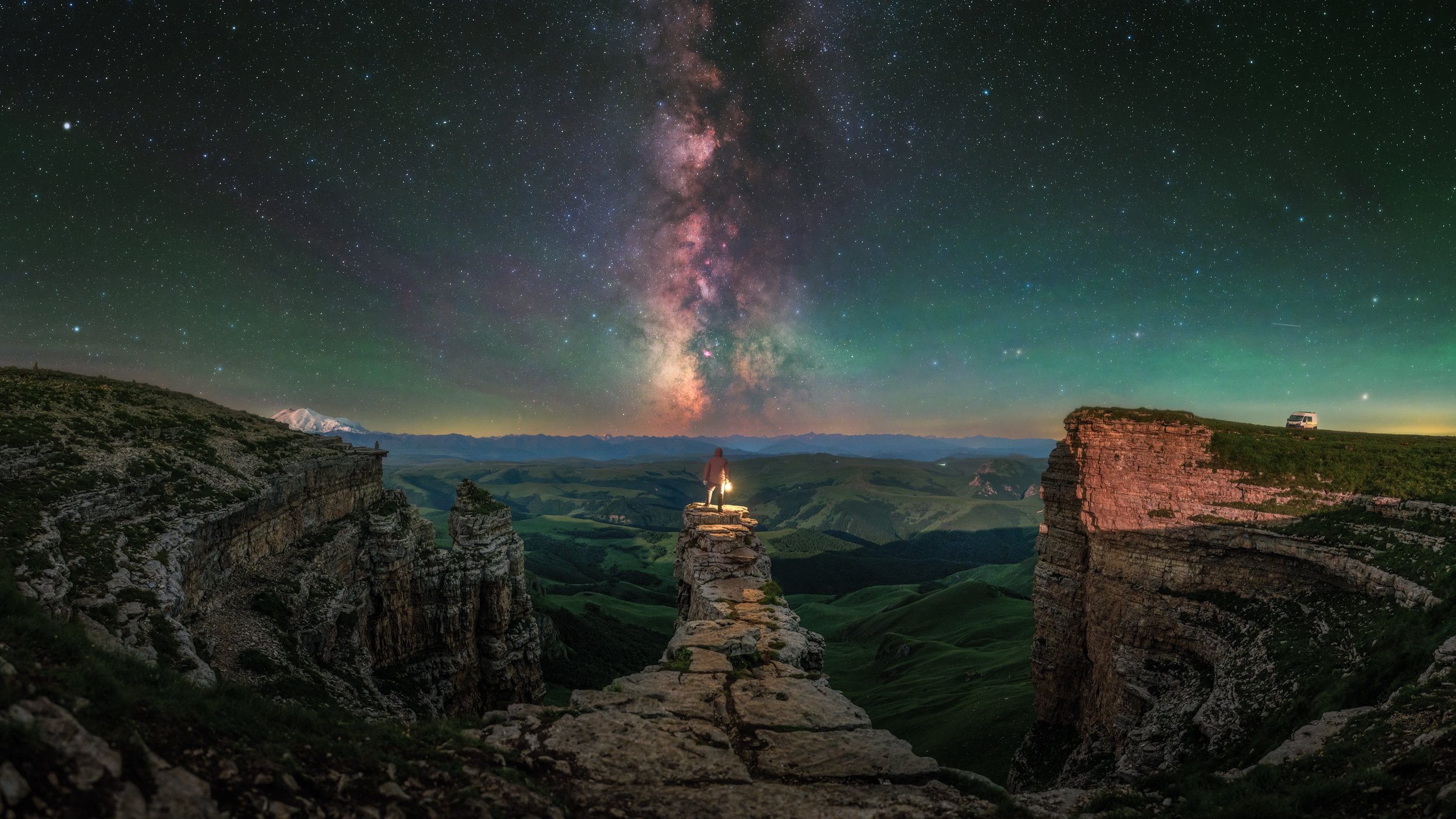 Ночной актер космического театра