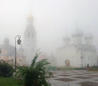 Под покрывалом тумана