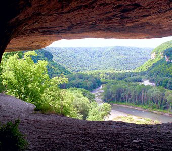 Лето из пещеры