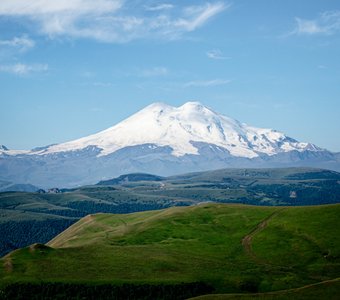 Величественный Эльбрус