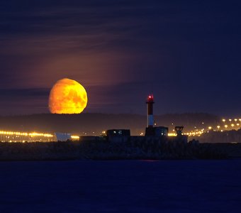 Восход Луны над КЗС