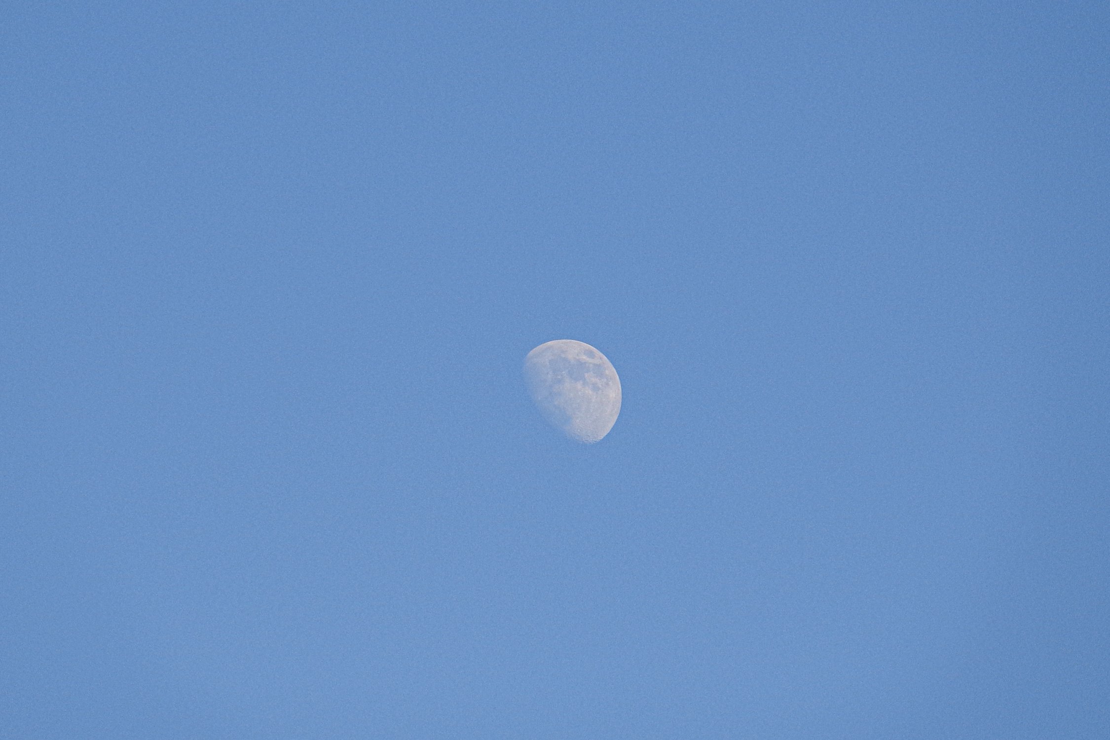 Луноликий над Кавказом, планета Земля