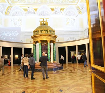 малахитовая ротонда в эрмитаже