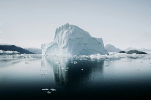 Огромный айсберг может врезаться в британский остров