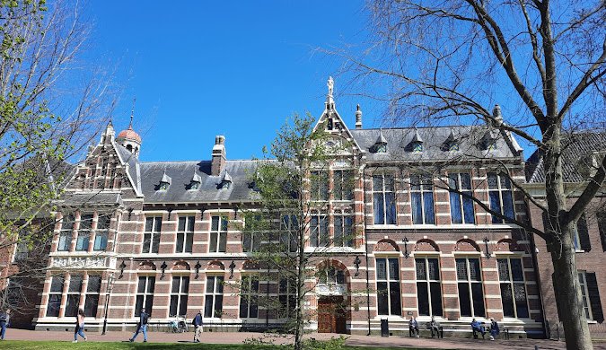 В Нидерландах воры взорвали дверь музея и выкрали сокровища