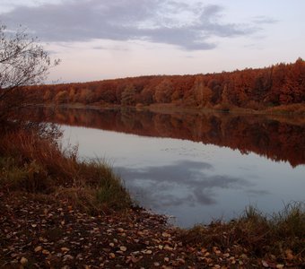 Осеннее утро на реке.