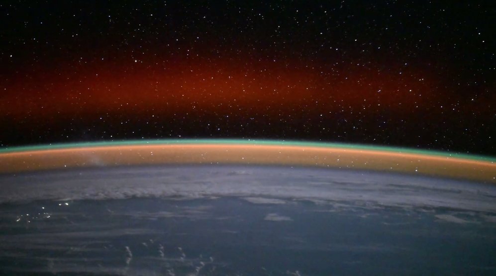 Удивительная Земля: россиянин поделился завораживающим видео с МКС