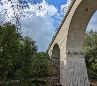 Железнодорожный мост над рекой Красная