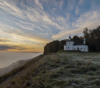 Никольская церковь на рассвете