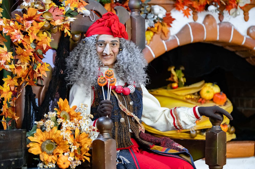 В «Сочи Парке» в десятый раз отметят день рождения Бабы Яги