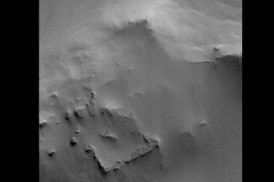 На Марсе заметили странный «квадрат»