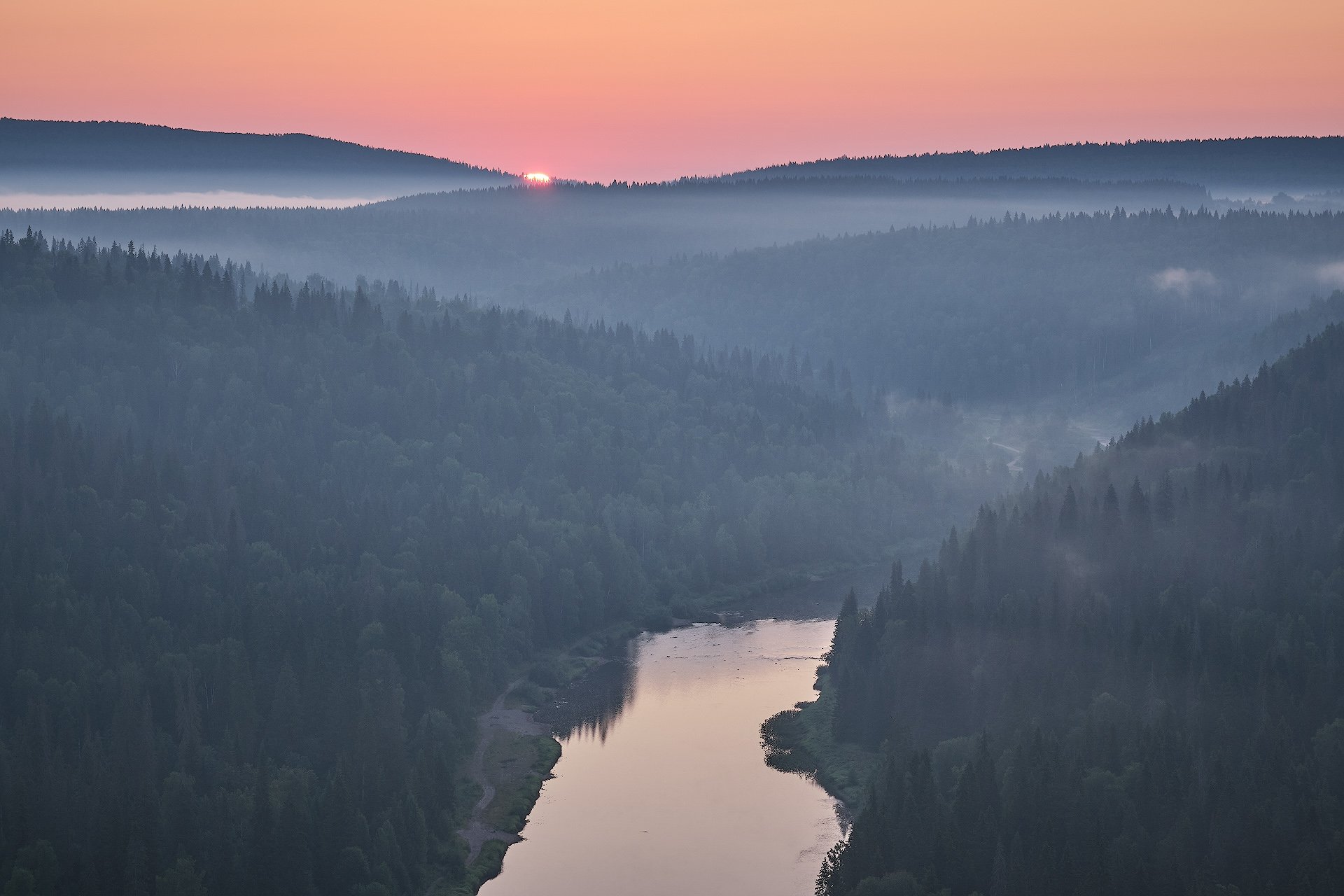 Восход солнца над Усьвой