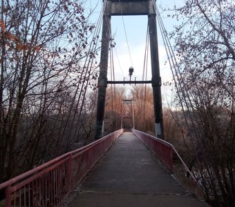 Мост через Нару осенью