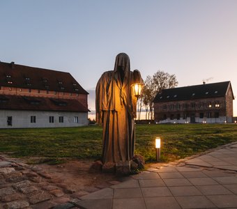 Вечер в замке Тапиау